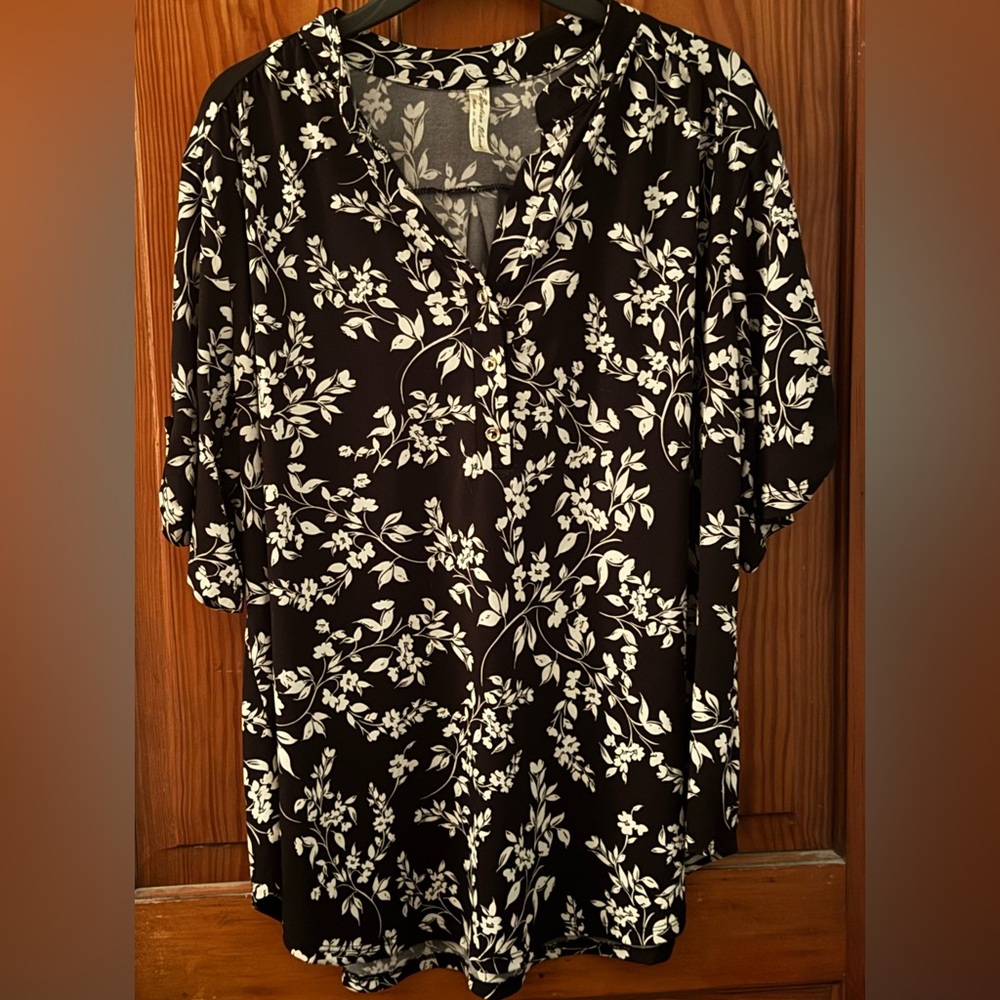 Perseption Black and White Floral Blouse
